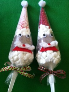 These will be nice little gifts to have sticking out of a bag or stocking!  :)